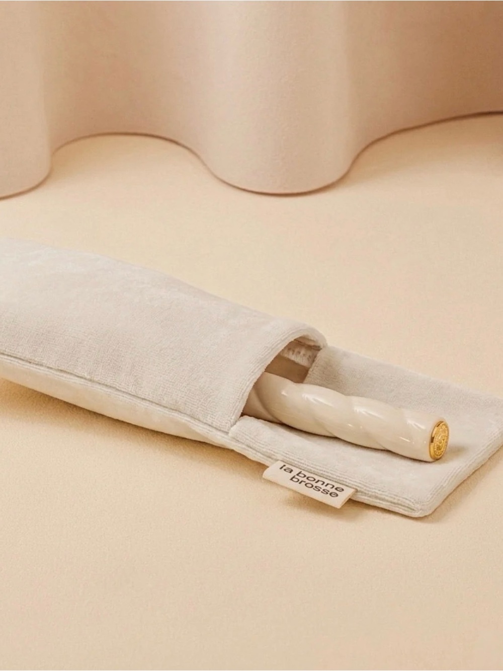 La Bonne Brosse large hairbrush pouch, Creamy White, new without tags - Picture 3 of 3